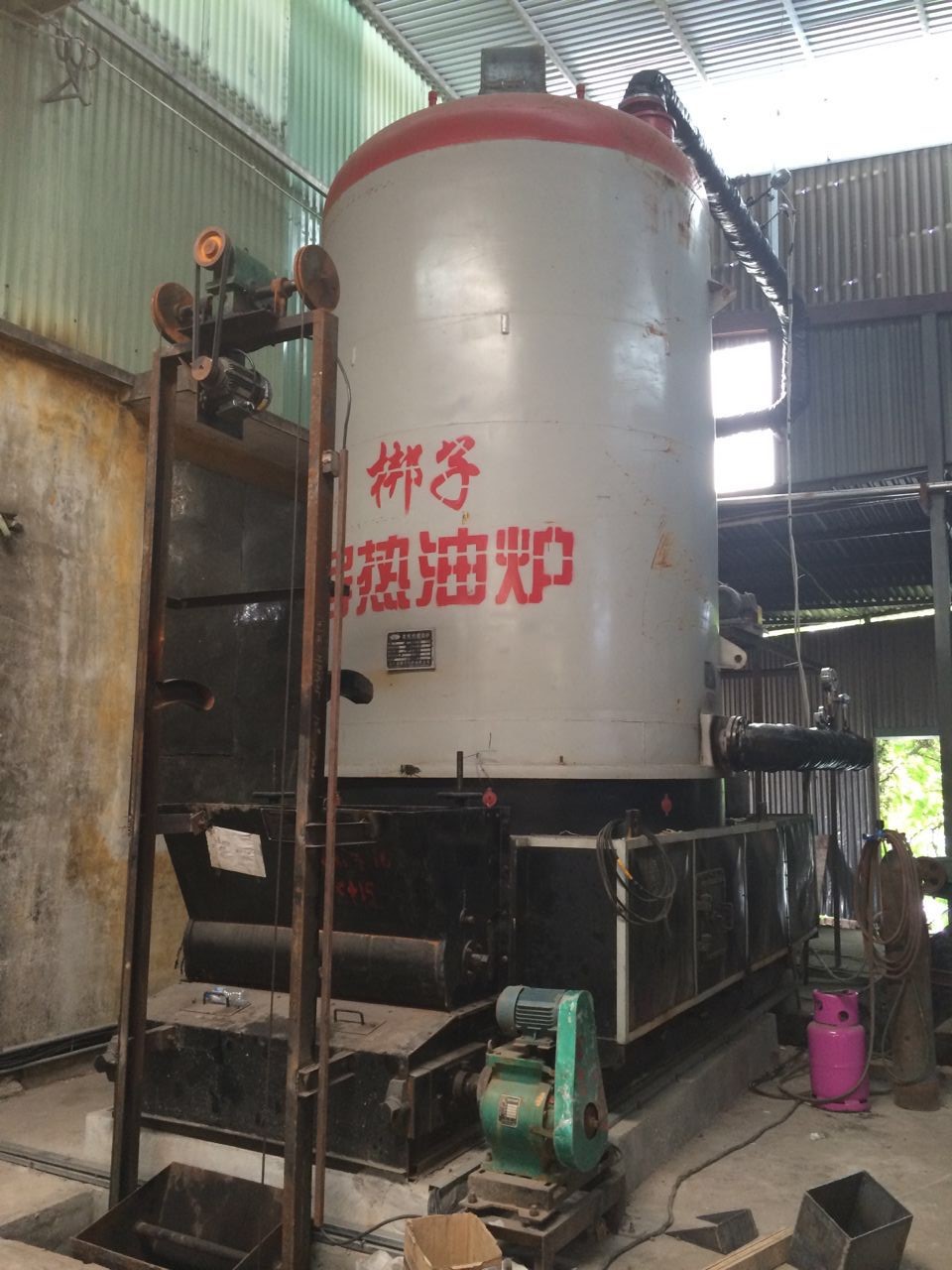 YLL-2000kw 立式燃煤导热油炉安装